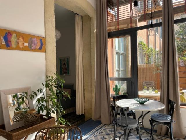 Un Oasis Au Coeur De La Vieille Ville, Classe 4 Etoiles Montpellier Esterno foto